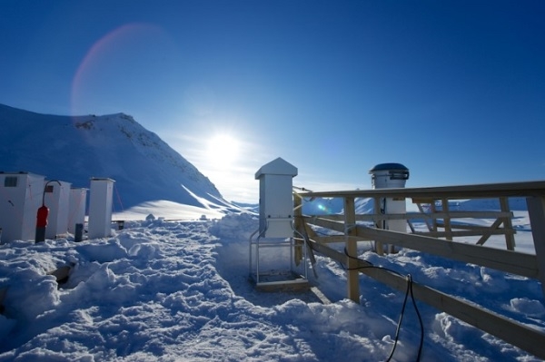 북극에 설치된 초미세먼지 포집장치. (한국기초과학지원연구원 제공)