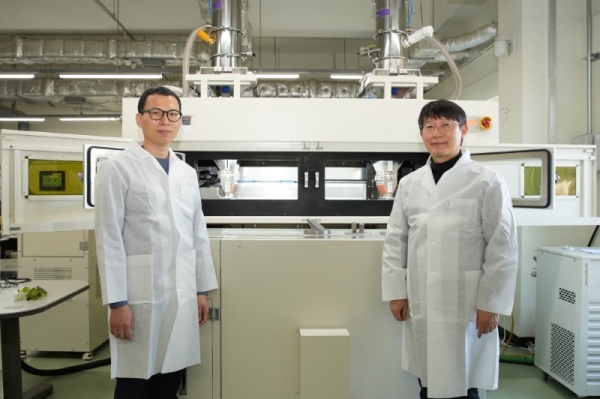 한국원자력연구원이 세계 최초로 PBF 방식 1m 부품 제작용 3D 프린터를 개발했다. (한국원자력연구원 제공)