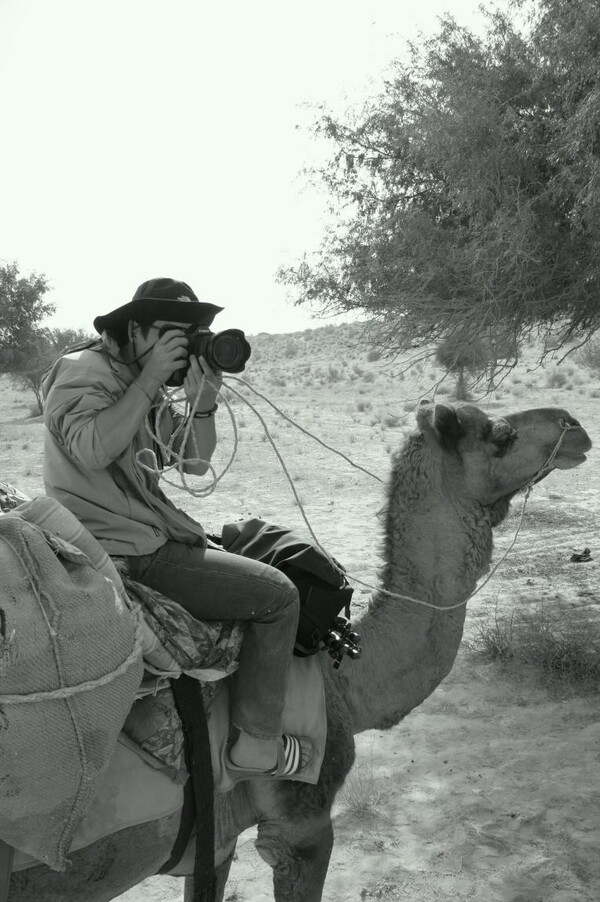 카메라 파지법만 확실하다면 낙타 위에서도 흔들림 없는 사진을 찍을수 있습니다.  인도 자이살메르 2012.