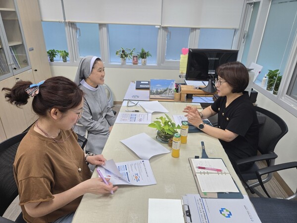 경기도의료원 수원병원은 지난 18일 수원시정자동장애인 주간보호시설과 간담회를 개최했다. (경기도의료원 수원병원 제공)